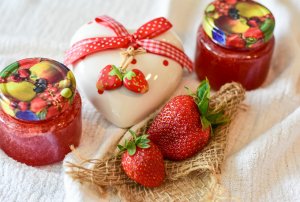 Erdbeern für Marmelade_ Haap_ Hofladen_ Erdbeerstände_ eigene Ernte